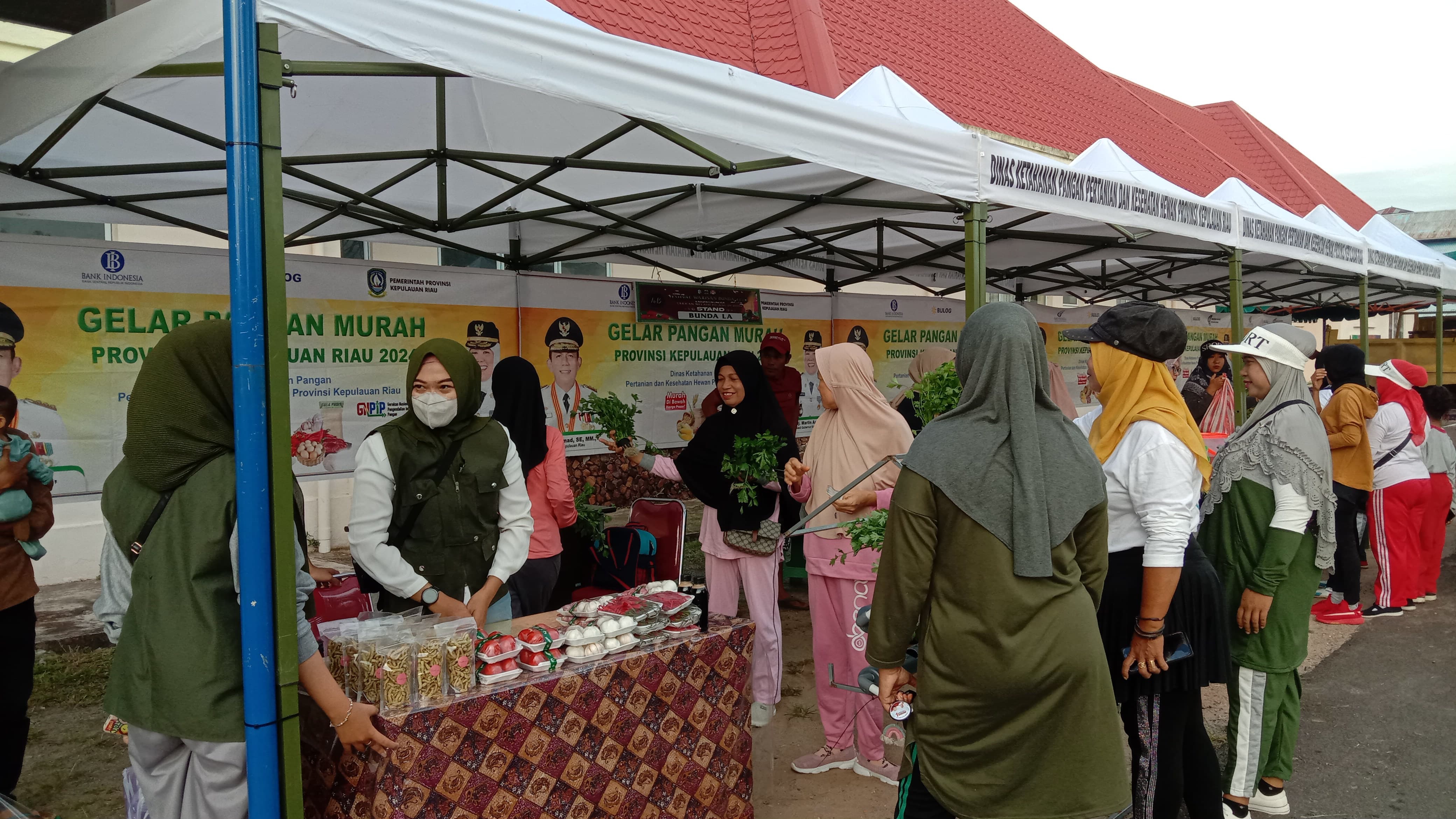 Bazar_Pangan_Murah_bersama_Dinas_Pertanian_Provinsi_Kepri_(2).jpg